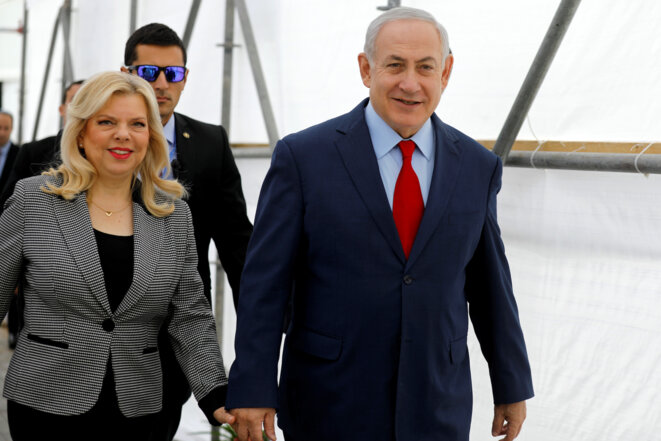 Benjamin Netanyahou et sa femme, elle-même inculpée pour le détournement de fonds publics à des fins personnelles. © Reuters