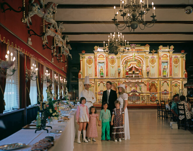 Salle de bal de Paul Bocuse en 1973 © Gilles Walusinski Salle de bal de Paul Bocuse en 1973 © Gilles Walusinski