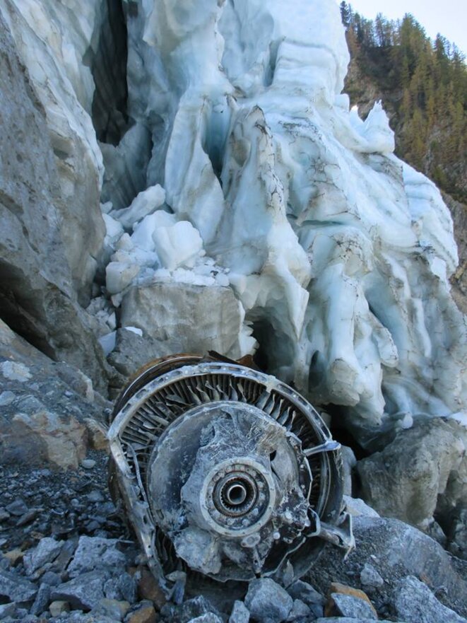Des pièces du Boeing ne cessent d'apparaître dans les glaces du mont Blanc. © David Cartoum Des pièces du Boeing ne cessent d'apparaître dans les glaces du mont Blanc. © David Cartoum