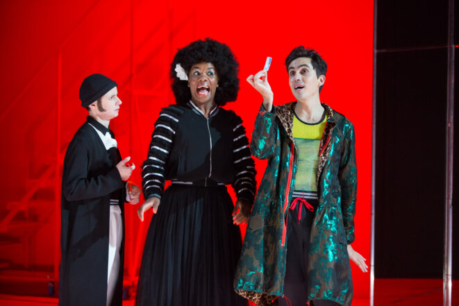 Scène du spectacle "Le menteur" © Anne Gayan Scène du spectacle "Le menteur" © Anne Gayan