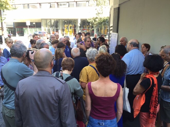 Carrefour Gambetta Paris 20e : qui n'en "voeu" ?