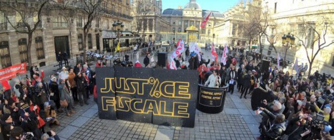Manifestation de soutien à Attac devant le palais de justice à Paris, le 12 février © DR Manifestation de soutien à Attac devant le palais de justice à Paris, le 12 février © DR