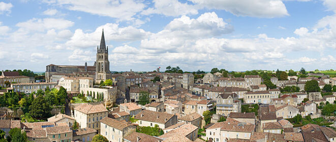 Saint-Émilion, vue depuis la « tour du Roi » © Par Didier Descouens — Travail personnel, CC BY-SA 4.0, https://commons.wikimedia.org/w/index.php?curid=21422120 Saint-Émilion, vue depuis la « tour du Roi » © Par Didier Descouens — Travail personnel, CC BY-SA 4.0, https://commons.wikimedia.org/w/index.php?curid=21422120
