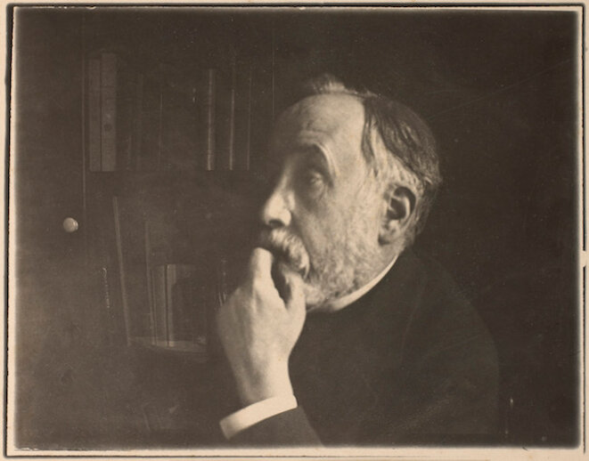 Edgar Degas, Autoportrait de l’artiste dans sa bibliothèque (1895) © Musée d'Orsay, Dist. RMN-Grand Palais / Alexis Brandt Edgar Degas, Autoportrait de l’artiste dans sa bibliothèque (1895) © Musée d'Orsay, Dist. RMN-Grand Palais / Alexis Brandt