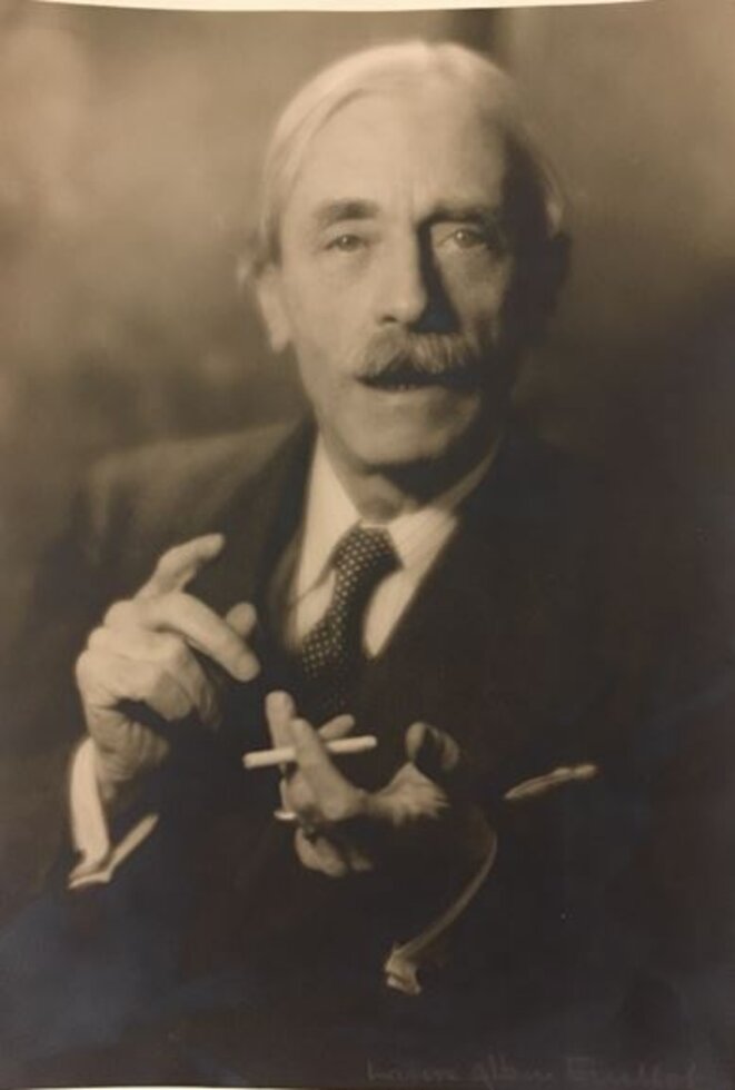 Laure Albin Guillot, Portrait de Paul Valéry (1943) © Sète, musée Paul Valéry © Laure Albin Guillot / Roger-Viollet Laure Albin Guillot, Portrait de Paul Valéry (1943) © Sète, musée Paul Valéry © Laure Albin Guillot / Roger-Viollet