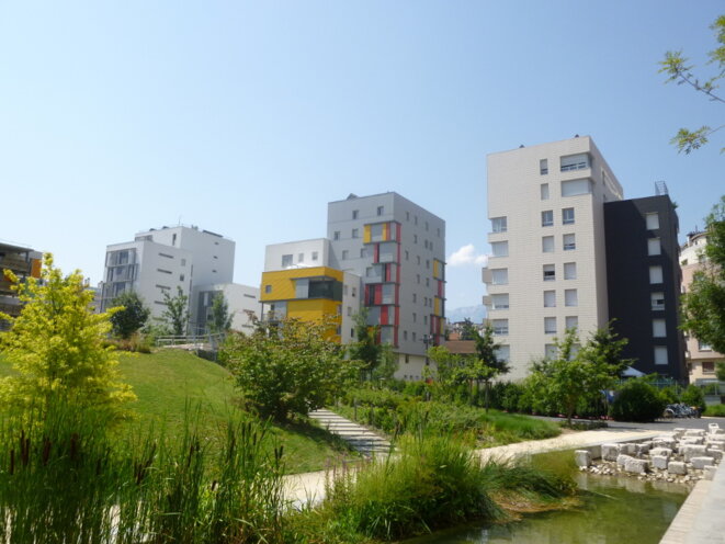Parc de l'écoquartier de Bonne à Grenoble - Source : Wikipédia Parc de l'écoquartier de Bonne à Grenoble - Source : Wikipédia