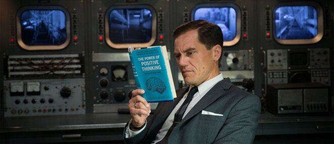 Le colonel Strickland (Michael Shannon) Le colonel Strickland (Michael Shannon)