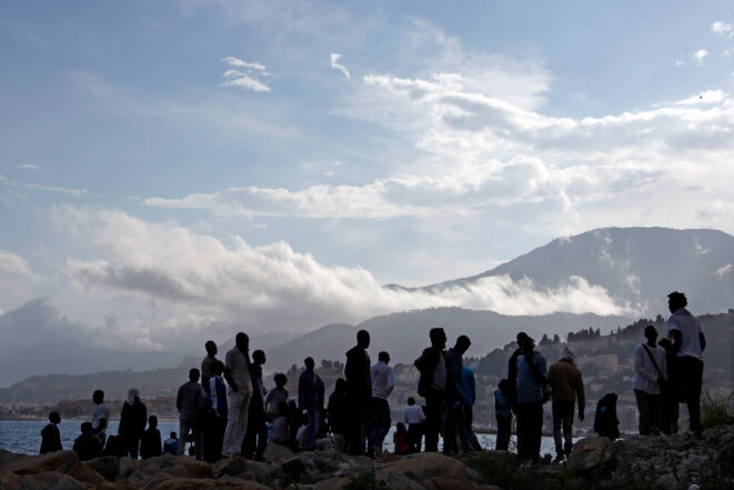 Migrants à la frontière franco-italienne entre Vintimille et Menton en 2015 © Reuters Migrants à la frontière franco-italienne entre Vintimille et Menton en 2015 © Reuters