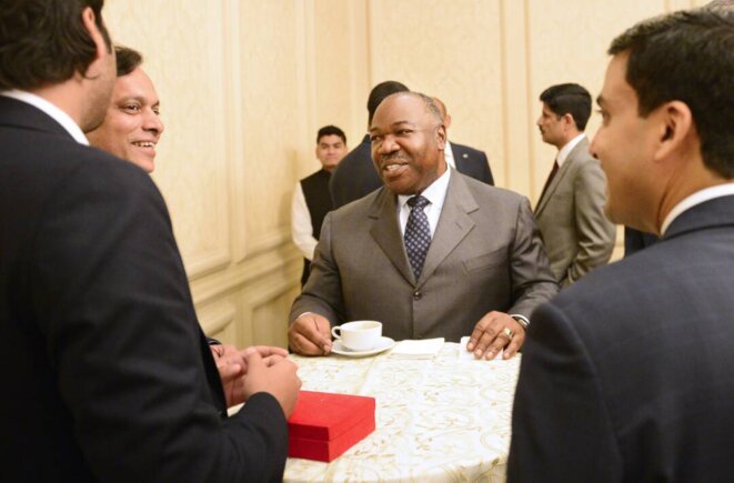 Belle Rencontre Entre Hommes D'affaires Photo gratuit
