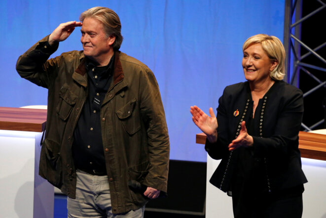 Marine Le Pen et l'ancien conseiller stratégique du président des États-Unis, Steve Bannon, le 10 mars © Reuters