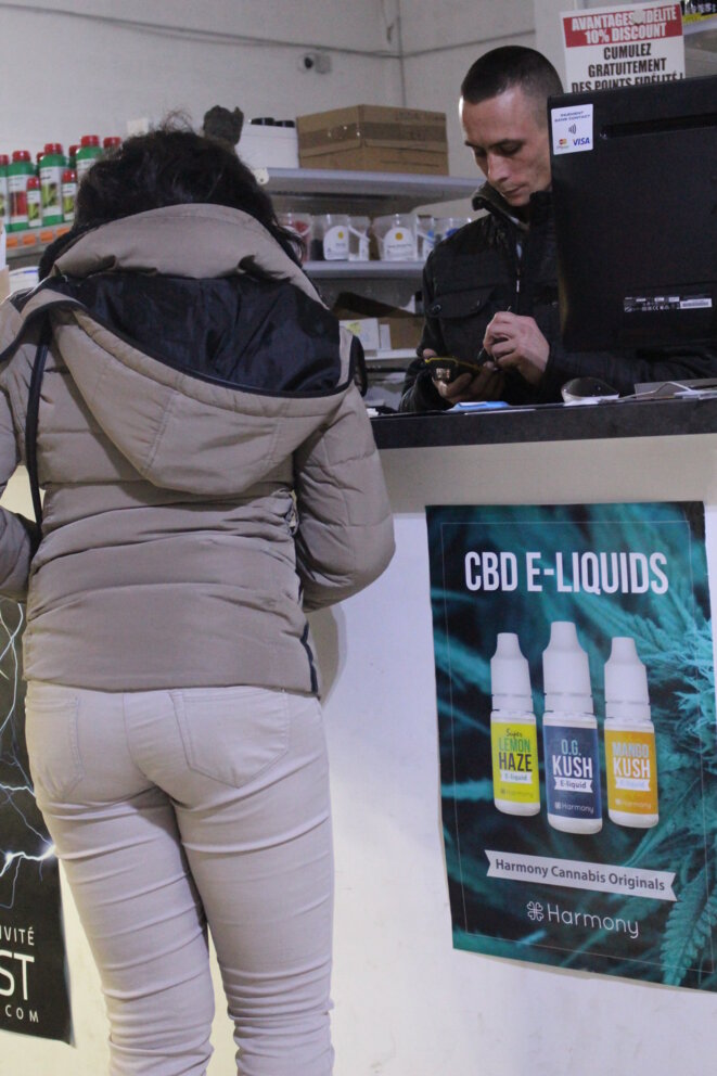 Le Cbd est en vente depuis déjà deux ans dans certaines jardineries spécialisées valdoisiennes © Axelle BICHON (Bn) Le Cbd est en vente depuis déjà deux ans dans certaines jardineries spécialisées valdoisiennes © Axelle BICHON (Bn)