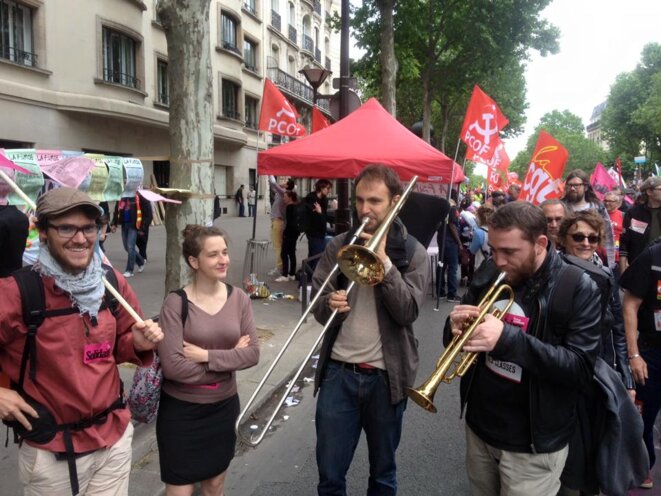 Dans la rue, pour des services publics partout et de qualité ! © F. Guerrien Dans la rue, pour des services publics partout et de qualité ! © F. Guerrien