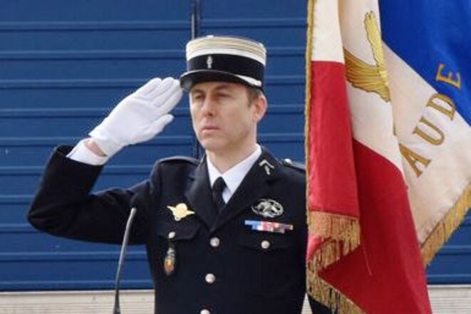 Le lieutenant colonel Arnaud BELTRAME, salut à l'étendard; in memoriam... © Gendarmerie Nationale