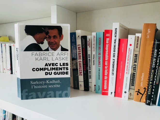 "Avec les compliments du Guide" de Fabrice Arfi et Karl Laske Fayard © Quitterie "Avec les compliments du Guide" de Fabrice Arfi et Karl Laske Fayard © Quitterie