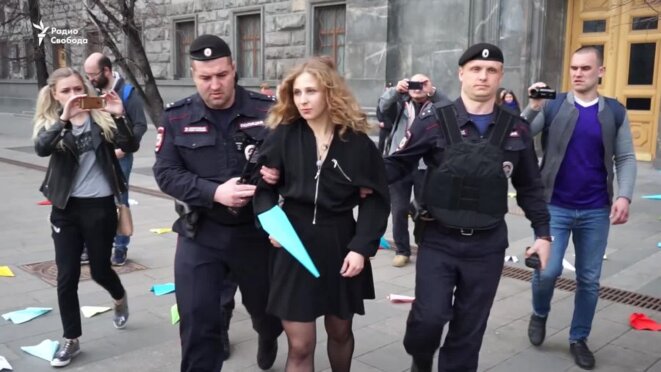 Arrestation de Maria Alekhine, Pussy Riot à Lubyanka © Radio svoboda Arrestation de Maria Alekhine, Pussy Riot à Lubyanka © Radio svoboda
