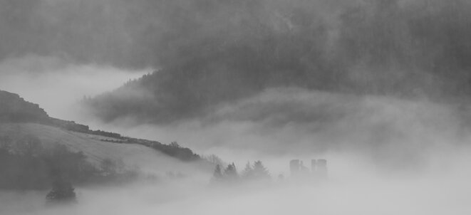 Hiver, brume, ruine © baLoz Hiver, brume, ruine © baLoz