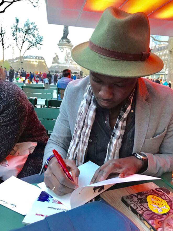 DE LA POÉSIE EN REVUE ET EN RECUEILLEMENT