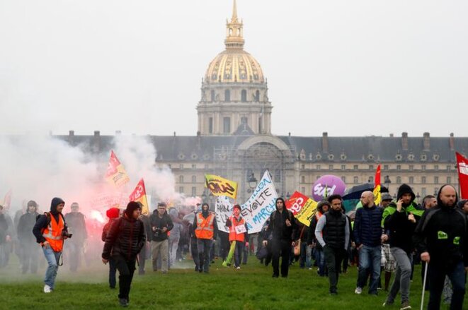 Une manifestation de cheminots le 9 avril, à Paris. © Reuters Une manifestation de cheminots le 9 avril, à Paris. © Reuters