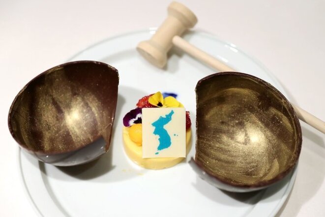 Le dessert de la discorde : à l'ouest de la péninsule, deux îlots en bleu qui font voir rouge à Tokyo…