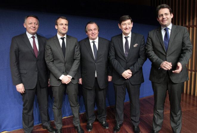 The ministerial team with Olivier Ginon, centre, at the launch of the strategic industry committee on April 24th, 2015. © sports.gouv.fr The ministerial team with Olivier Ginon, centre, at the launch of the strategic industry committee on April 24th, 2015. © sports.gouv.fr