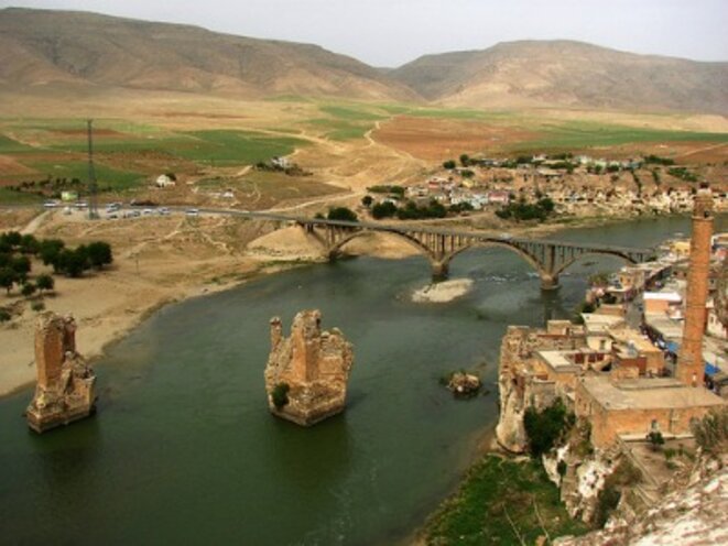 La cité antique d'Hasankeyf menacée par le barrage d'Ilisu en Turquie © Hasankeyf Senol Demir Flickr CC La cité antique d'Hasankeyf menacée par le barrage d'Ilisu en Turquie © Hasankeyf Senol Demir Flickr CC