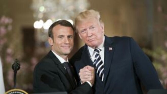 NOUVELLE DIPLOMATIE À LA FRANÇAISE EN AMÉRIQUE : FLIRT, CARESSES ET TENDRES BAISERS