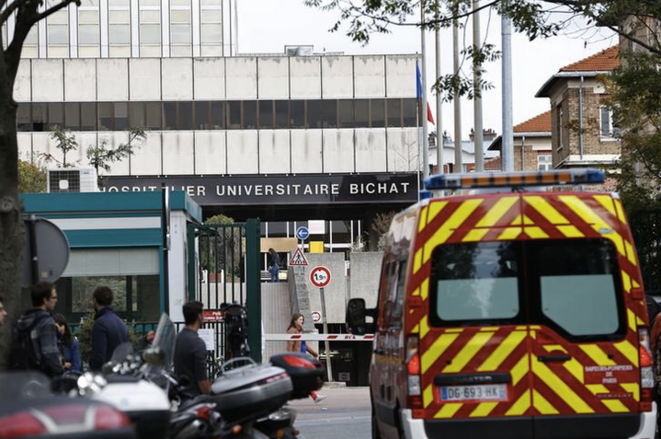 Devant l'hôpital Bichat, à Paris, le 10 octobre 2014. © Reuters Devant l'hôpital Bichat, à Paris, le 10 octobre 2014. © Reuters