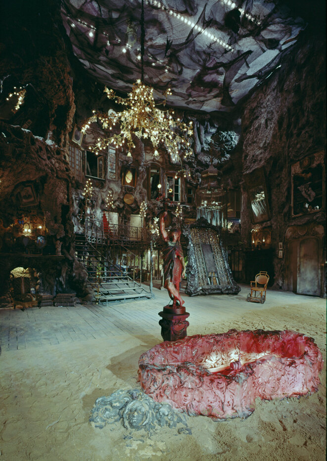 Décor de Turandot par Radu Boruzescu - 1974 © Gilles Walusinski Décor de Turandot par Radu Boruzescu - 1974 © Gilles Walusinski