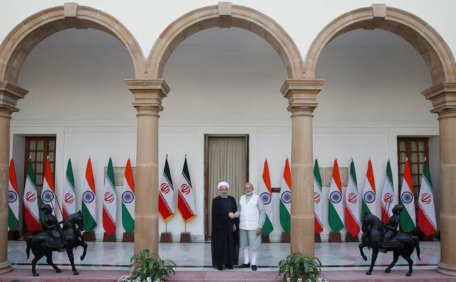 En février 2018, le président iranien, Hassan Rohani (g.), et le premier ministre indien, Narendra Modi, s’étaient mis d'accord sur les ventes de pétrole. © Reuters En février 2018, le président iranien, Hassan Rohani (g.), et le premier ministre indien, Narendra Modi, s’étaient mis d'accord sur les ventes de pétrole. © Reuters