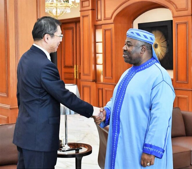 Ali Bongo Ondimba, Président du Gabon & Changchun HU, ambassadeur de la République Populaire de Chine au Gabon Ali Bongo Ondimba, Président du Gabon & Changchun HU, ambassadeur de la République Populaire de Chine au Gabon