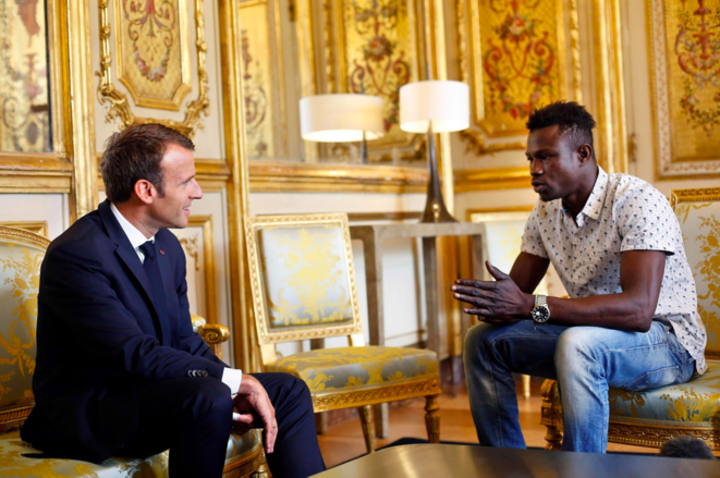 Mamoudou Gassama rencontre Emmanuel Macron Mamoudou Gassama rencontre Emmanuel Macron