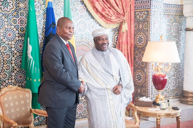 Poignée de main entre S.E Ali Bongo Ondimba et son homologue Faustin Archange Touadéra Poignée de main entre S.E Ali Bongo Ondimba et son homologue Faustin Archange Touadéra