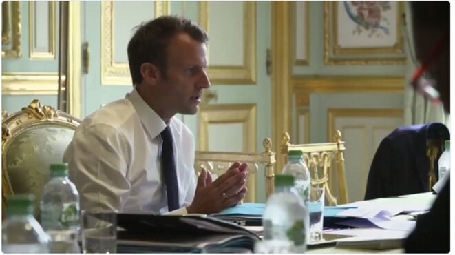 Photo extraite de la vidéo de la conseillère presse et communication à l'Élysée Photo extraite de la vidéo de la conseillère presse et communication à l'Élysée