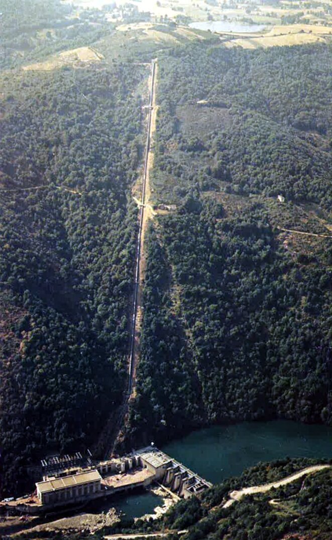 Conduite forcée du barrage du Pouget (Aveyron, vallée              du Tarn)