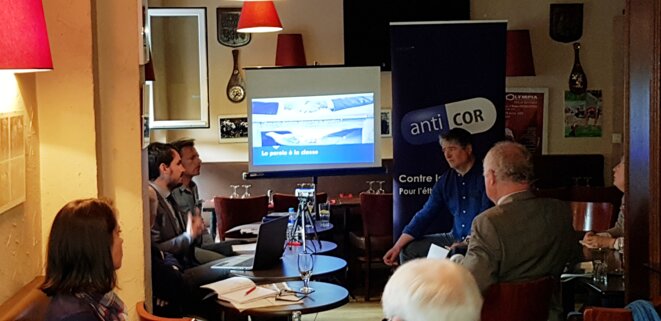 Sensibiliser les lycéens sur la corruption