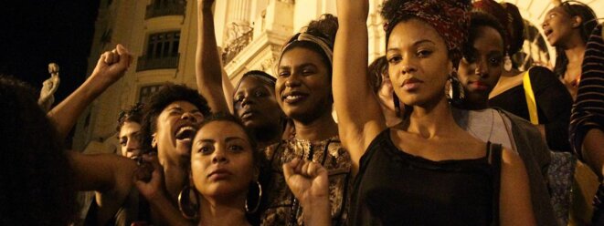 Femmes qui manifestent à Rio mai 2016 © Ellan Lustosa CitizenSide / AFP Femmes qui manifestent à Rio mai 2016 © Ellan Lustosa CitizenSide / AFP