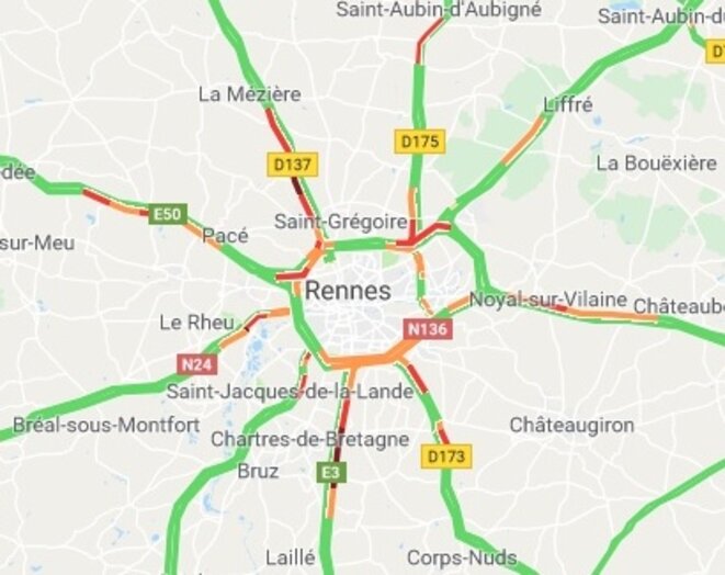 Exemple de congestion des axes routier un matin ordinaire (vers 8h15) autour de l'agglomération de Rennes (exemple typique de rurbanisation avec ses nombreux axes routiers à 4 voies en étoile) Exemple de congestion des axes routier un matin ordinaire (vers 8h15) autour de l'agglomération de Rennes (exemple typique de rurbanisation avec ses nombreux axes routiers à 4 voies en étoile)