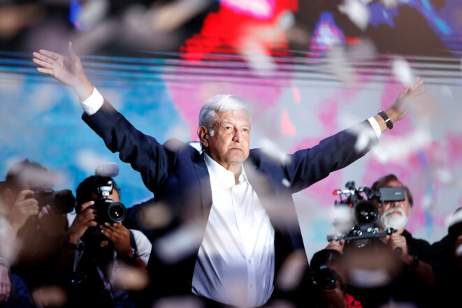 Andrés Manuel López-Obrador célébrant sa victoire à la présidence du Mexique dimanche 1er juillet 2018 © Reuters Andrés Manuel López-Obrador célébrant sa victoire à la présidence du Mexique dimanche 1er juillet 2018 © Reuters