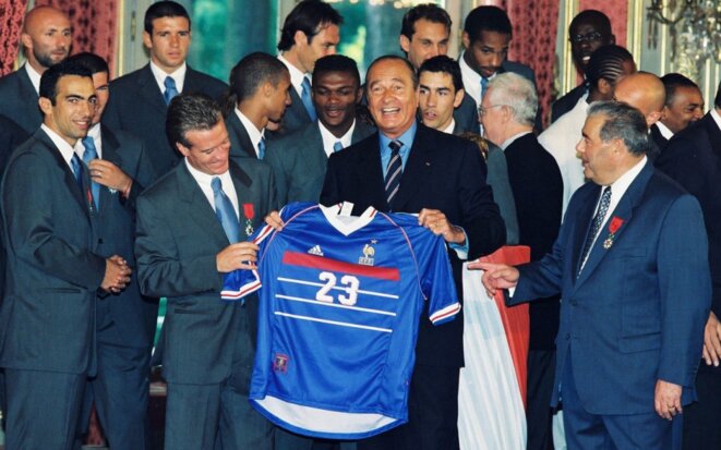 Jacques CHIRAC et les Bleus à l'Elysée le 1er septembre 1998 © X Jacques CHIRAC et les Bleus à l'Elysée le 1er septembre 1998 © X