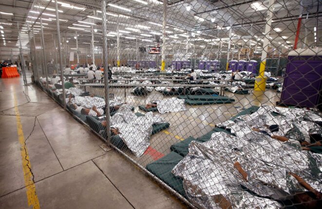 Le camp pour mineurs non accompagnés de Nogales, Arizona, photographié en 2014. Sous la présidence Obama. © DR Le camp pour mineurs non accompagnés de Nogales, Arizona, photographié en 2014. Sous la présidence Obama. © DR