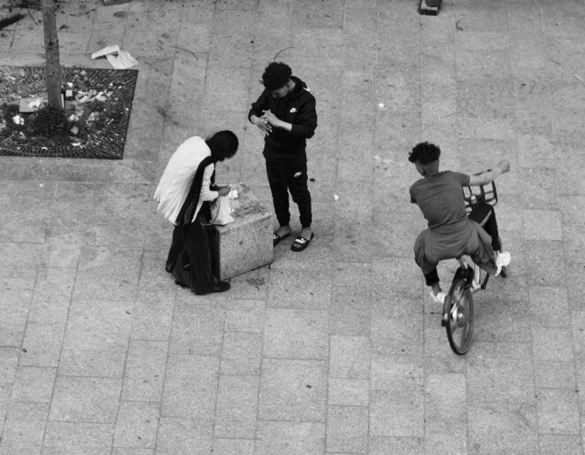 A Moroccan youth being treated in the Goutte d'Or area of Paris. © Rachida El Azzouzi A Moroccan youth being treated in the Goutte d'Or area of Paris. © Rachida El Azzouzi