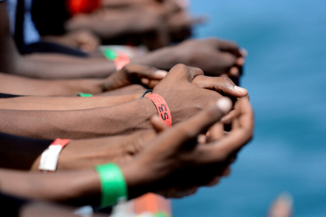 À bord de l’« Aquarius », mercredi 15 août 2018. © Reuters À bord de l’« Aquarius », mercredi 15 août 2018. © Reuters