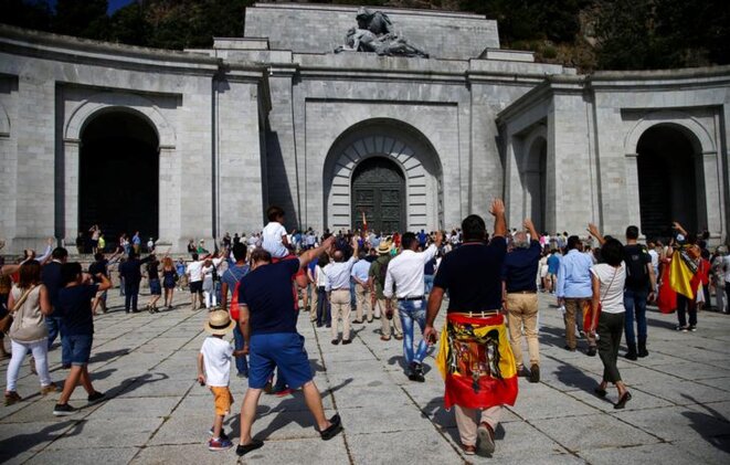 Une manifestation de nostalgiques de Franco, le 15 juillet, au « Valle de los Caidos ». © Reuters