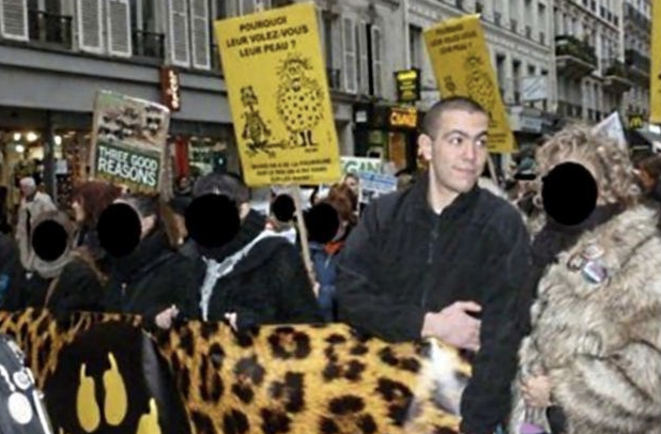 Esteban Morillo dans une manifestation pour la défense des animaux. © DR Esteban Morillo dans une manifestation pour la défense des animaux. © DR