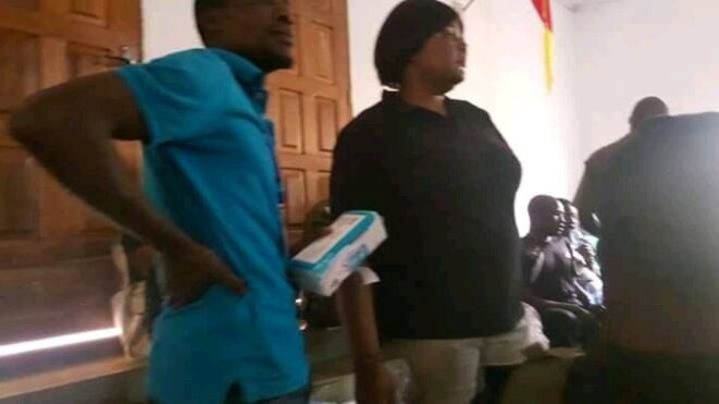 Tribunal militaire de Yaoundé. Soutien en eau et nourriture aux militants détenus Tribunal militaire de Yaoundé. Soutien en eau et nourriture aux militants détenus