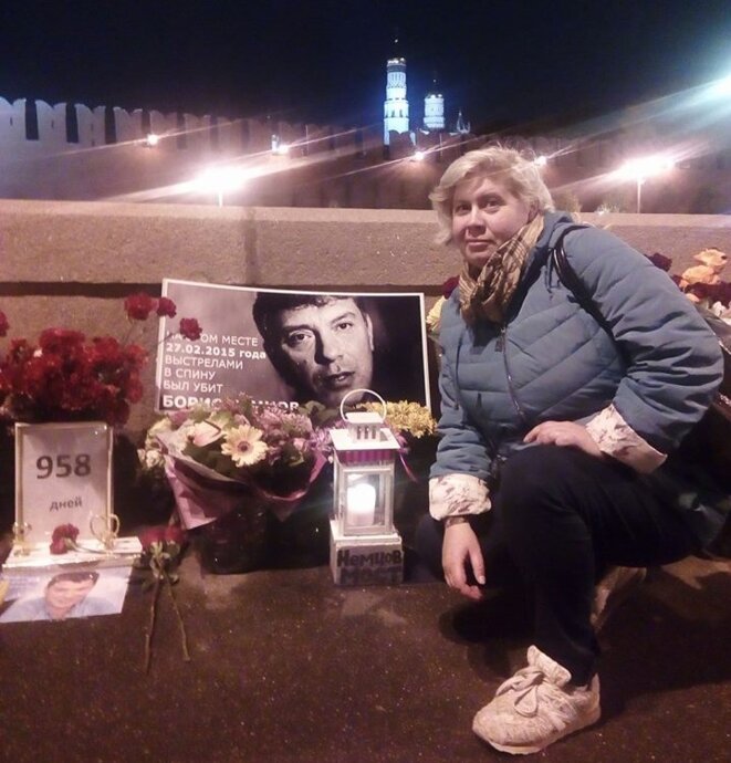 Nadezhda Pétrova auprès du mémorial Boris Nemtsov © Nadezhda Pétrova Nadezhda Pétrova auprès du mémorial Boris Nemtsov © Nadezhda Pétrova