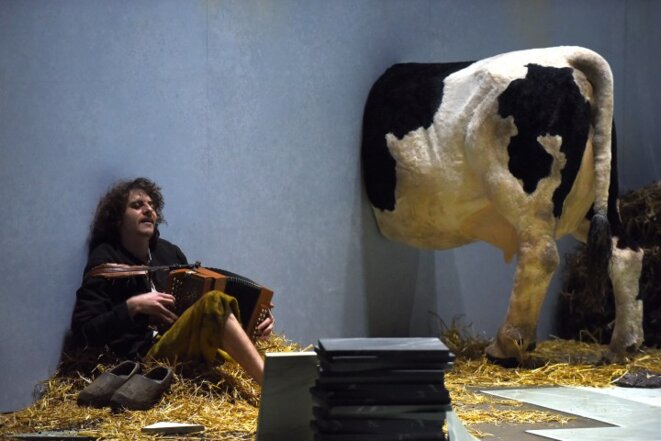 Colin, la paille et la vache © Pascal Victor Colin, la paille et la vache © Pascal Victor
