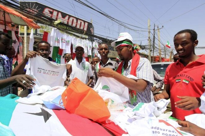 À Hargeisa, capitale du Somaliland, le 17 mai 2013, la veille d'une fête d'anniversaire de la déclaration d'indépendance. © Reuters À Hargeisa, capitale du Somaliland, le 17 mai 2013, la veille d'une fête d'anniversaire de la déclaration d'indépendance. © Reuters