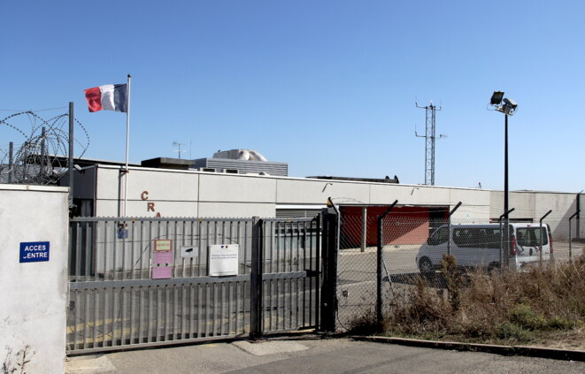 L’entrée du centre de rétention administrative de Toulouse-Cornebarrieu (Haute-Garonne). © Emmanuel Riondé