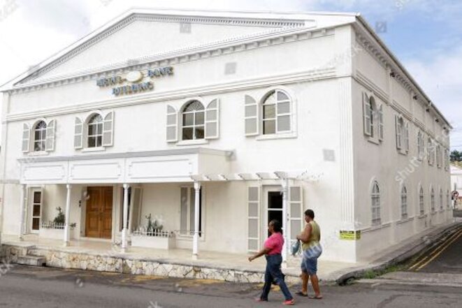 La Meinl Bank d'Antigua rachetée par le groupe Odebrecht pour ses paiements occultes. © DR La Meinl Bank d'Antigua rachetée par le groupe Odebrecht pour ses paiements occultes. © DR